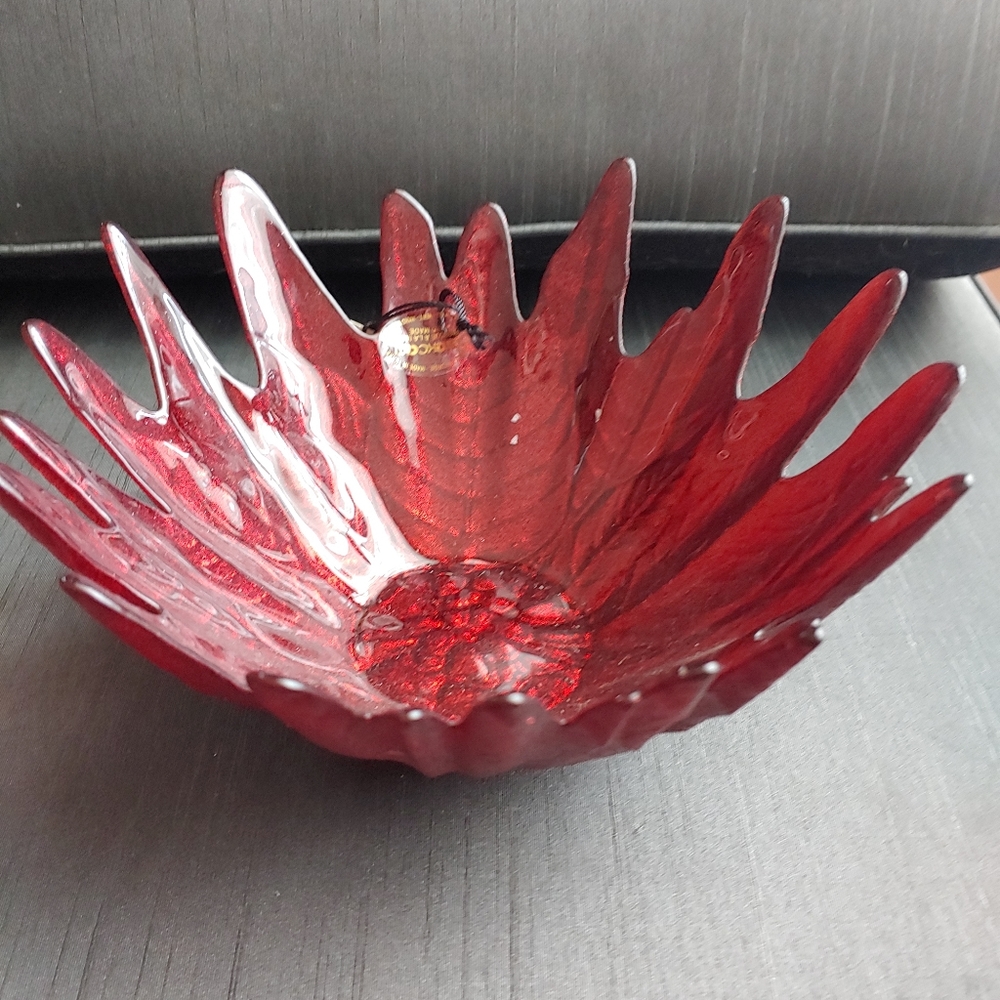 Sunflower or Poinsettia Art Glass Bowl Handmade